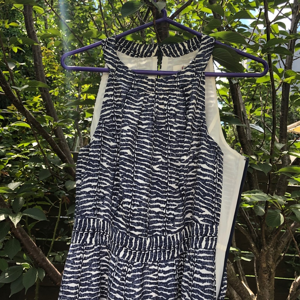 Blue & white print maxi dress by Vineyard Vines 🦓